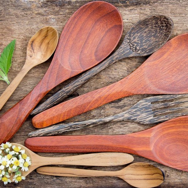 BlauKe – Set de 7 ustensiles de cuisine en bambou Photo d'illustration : BlauKe – Set de 7 ustensiles de cuisine en bambou